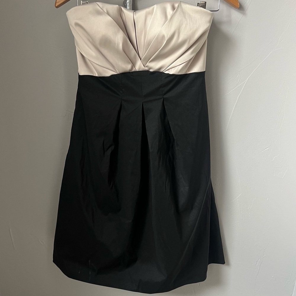 White House Black Market strapless black and white dress size 8